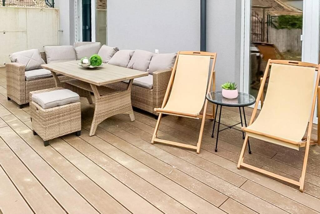 Gaestetraum Mit Wunderschoenem Ausblick Und Garten Apartman Muhldorf Bei Feldbach Kültér fotó