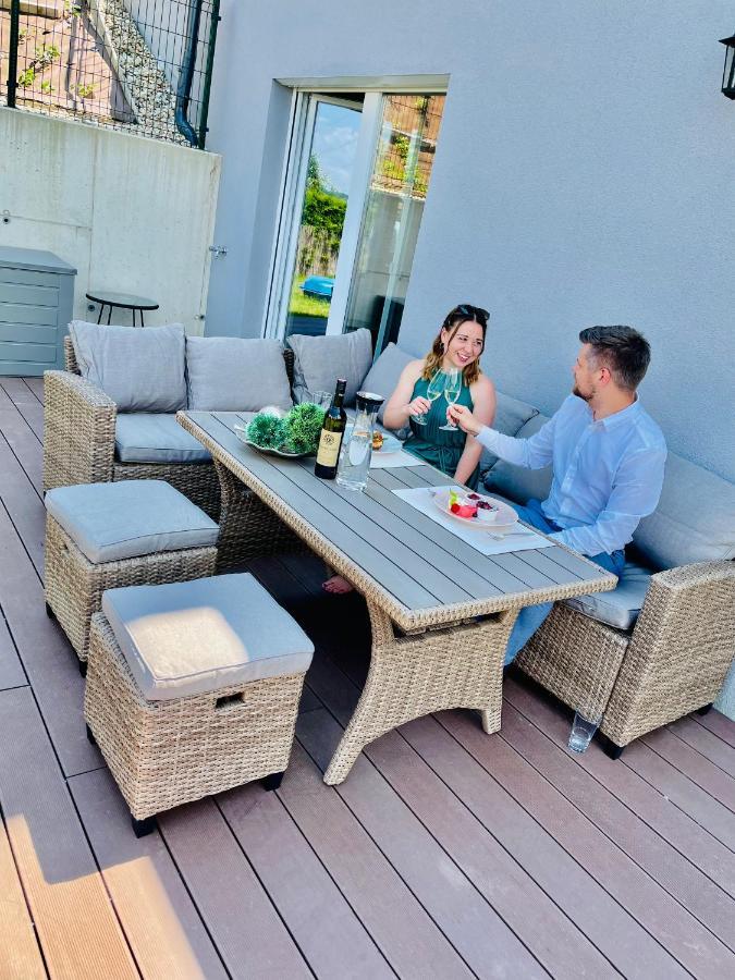 Gaestetraum Mit Wunderschoenem Ausblick Und Garten Apartman Muhldorf Bei Feldbach Kültér fotó