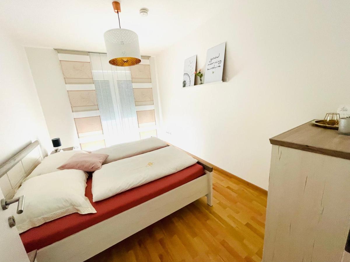 Gaestetraum Mit Wunderschoenem Ausblick Und Garten Apartman Muhldorf Bei Feldbach Kültér fotó